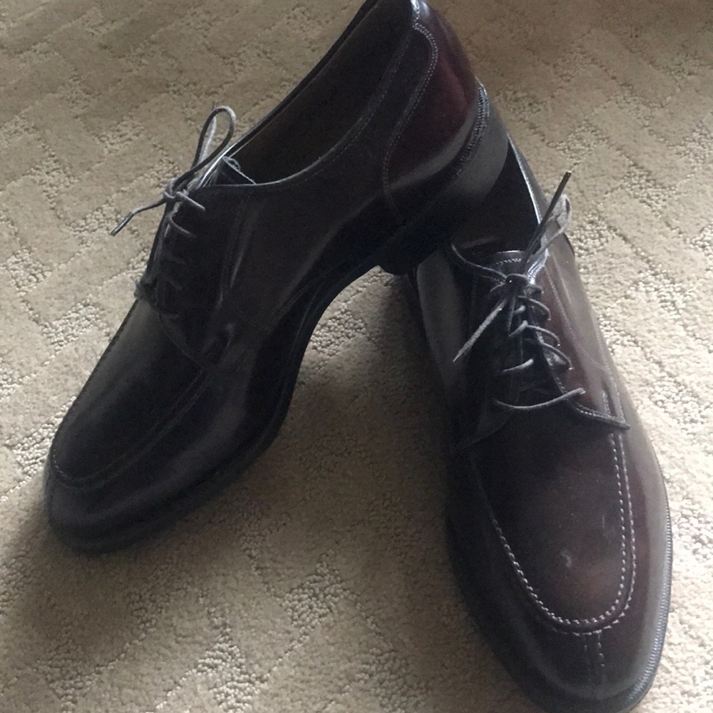 Johnston & Murphy Men’s Brown Leather Dress Shoe
